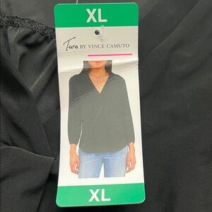 Vince Camuto Black V-Neck Blouse XL